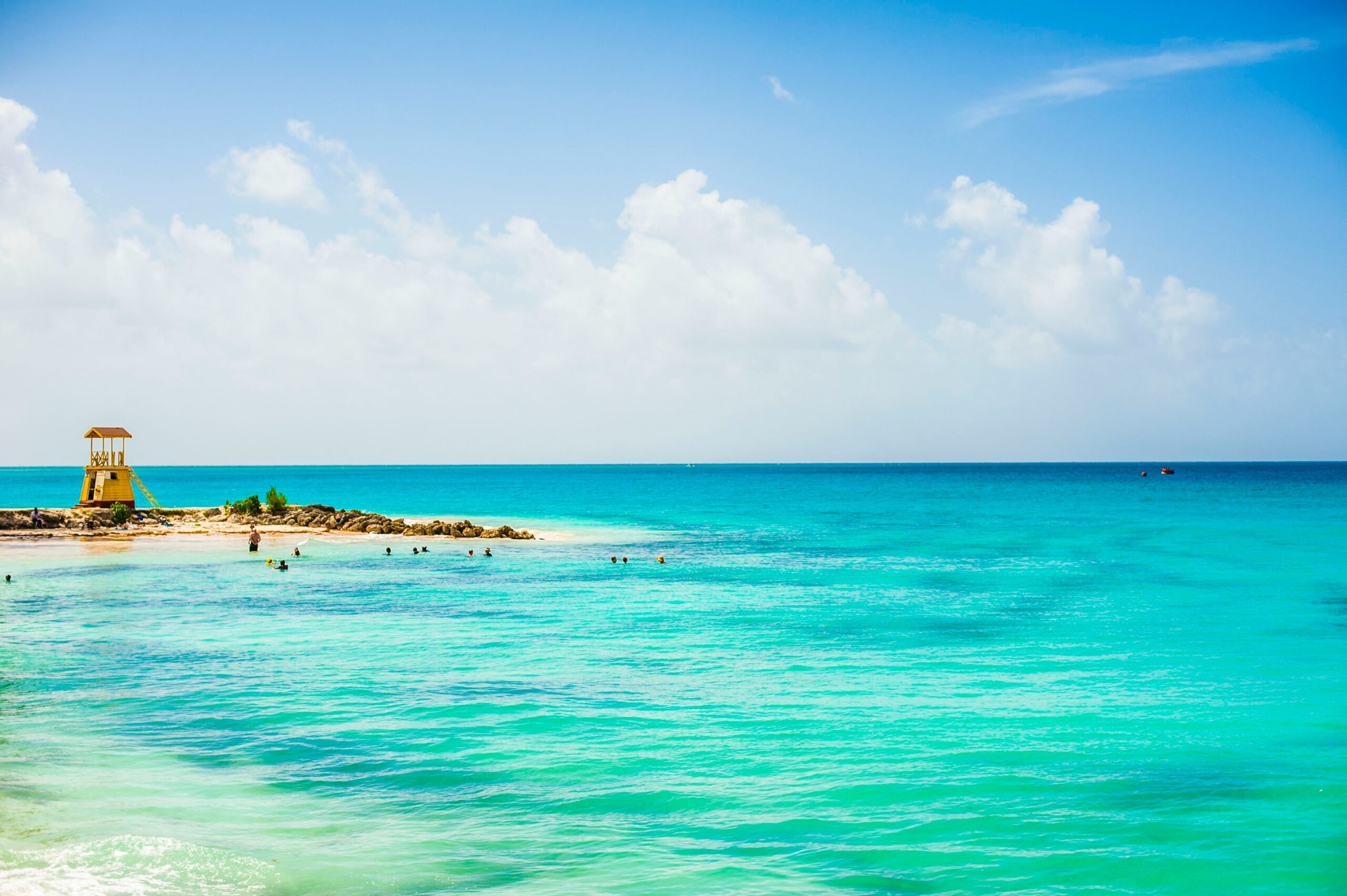 Aer Lingus has launched a MASSIVE sale on flights from Manchester to Barbados, New York and Orlando. Credit: Unsplash, Tom Jur