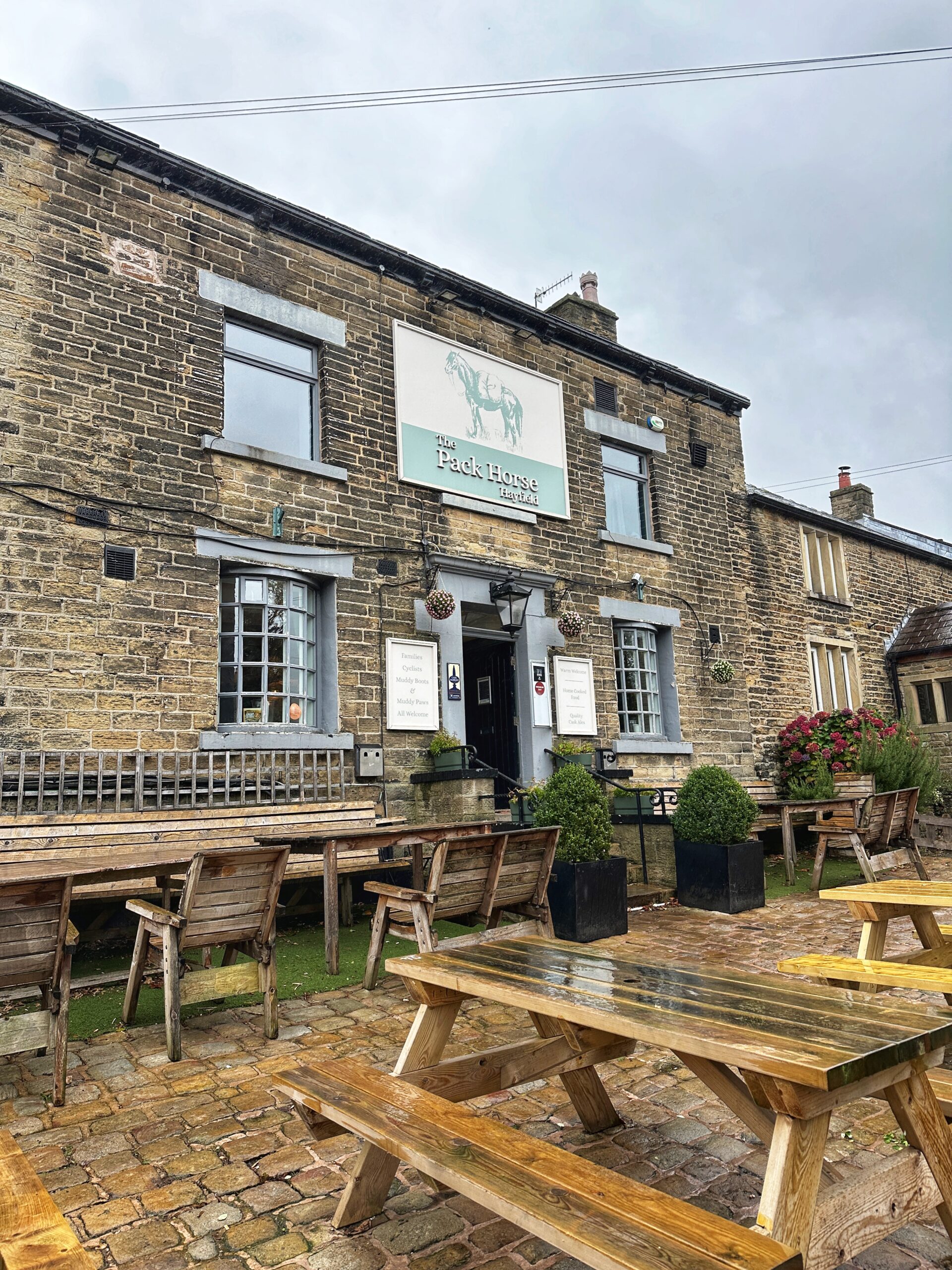 The Michelin-recommended pub serving a great pre-hike breakfast