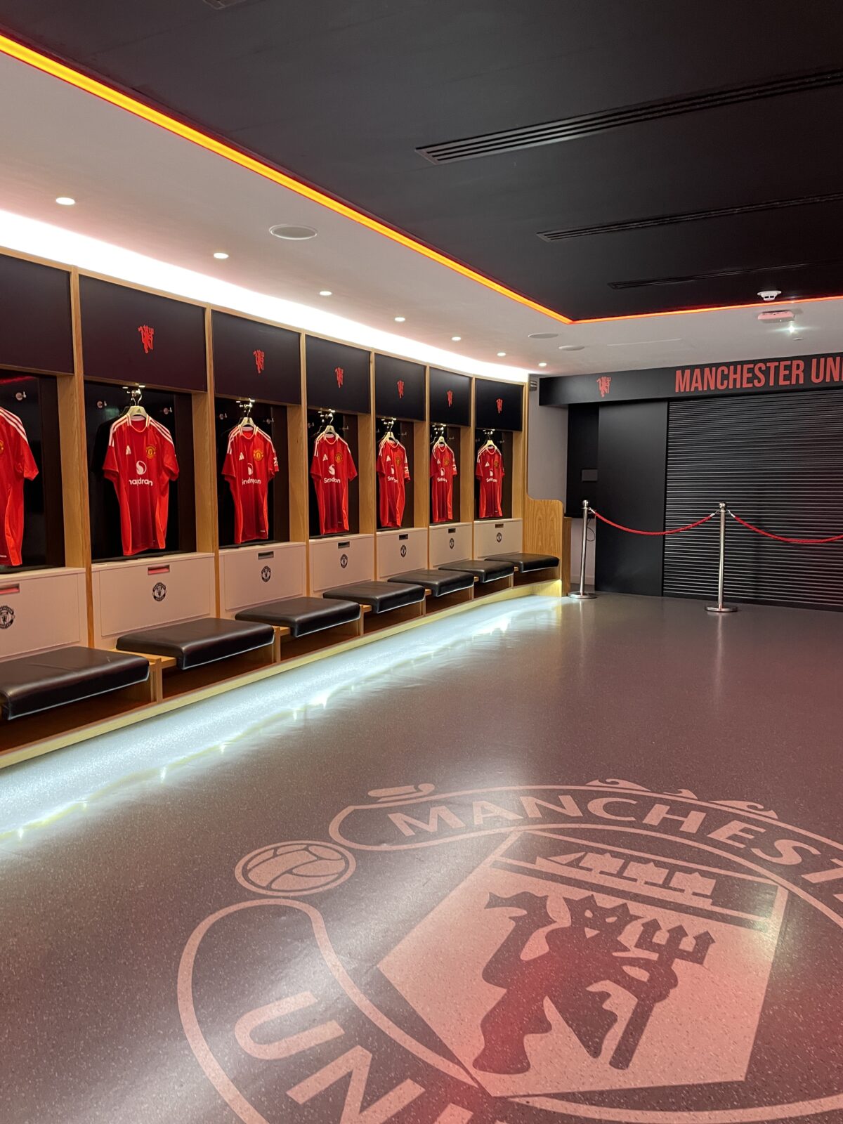 man united dressing rooom