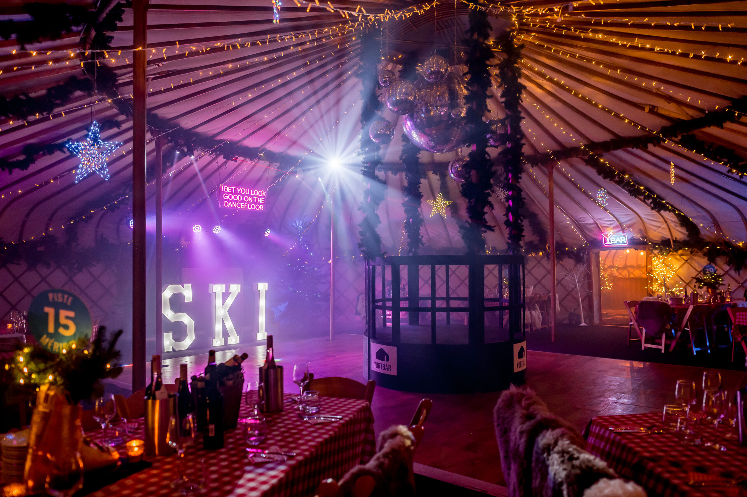 A pop-up apres-ski bar with yurts, live music and steins has opened in Greater Manchester