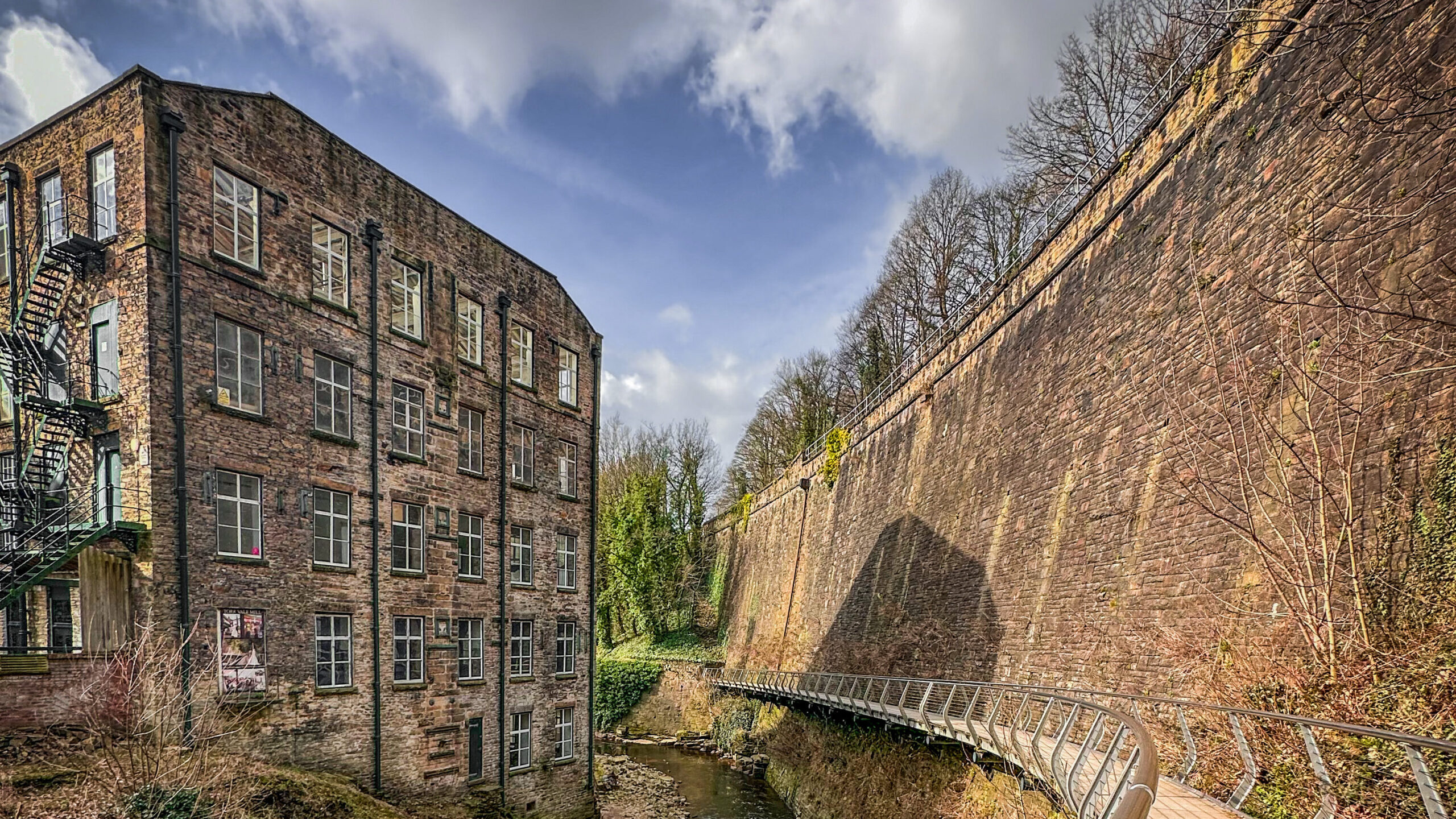 Impressive views in Greater Manchester, Torrs Millennium Walkway