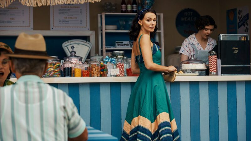 Michelle Keegan in Ten Pound Poms on the BBC. Credit: BBC/Eleven Film/Lisa Tomasetti