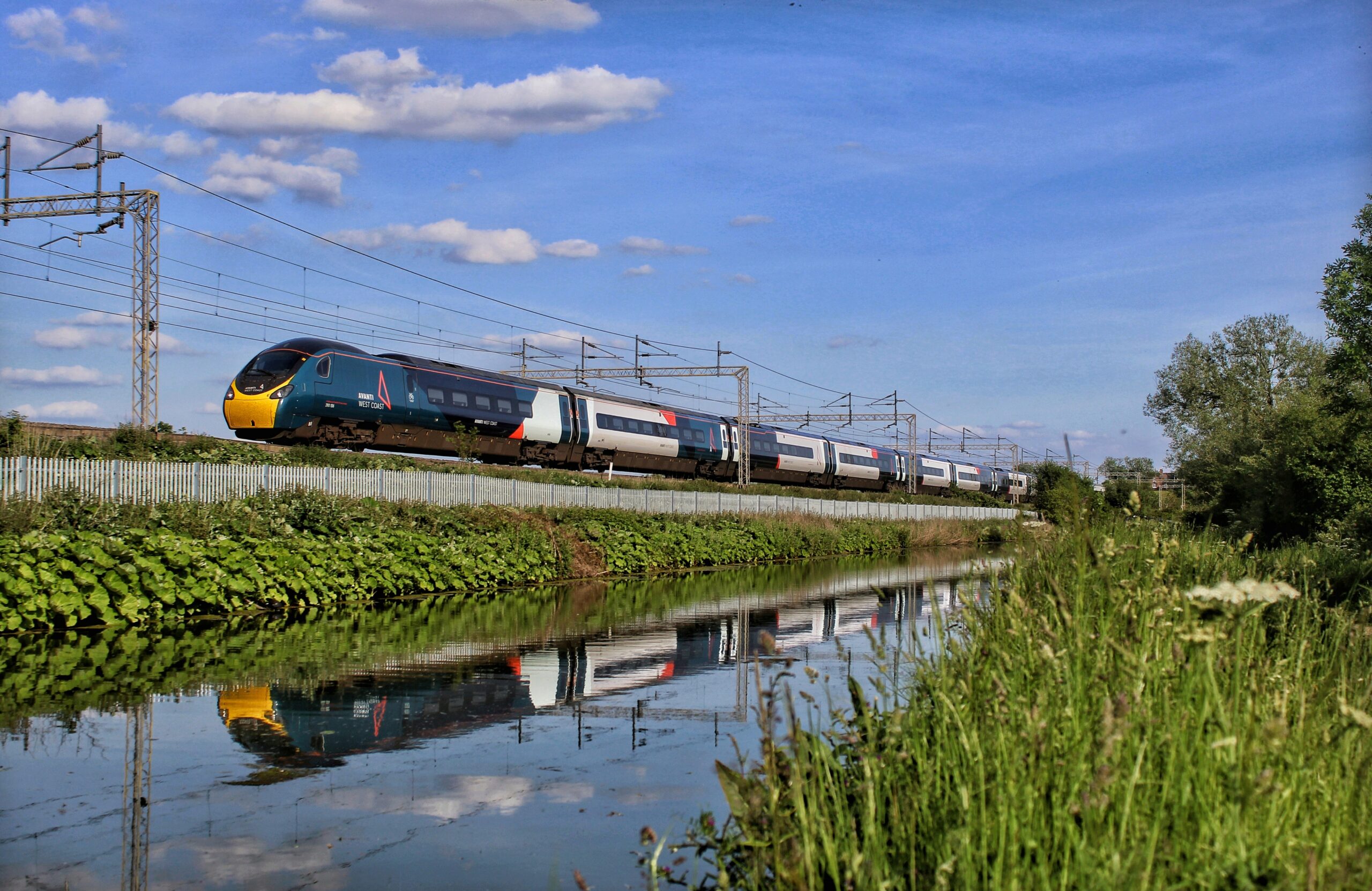 Avanti Superfare - the trick to save cash on trains between Manchester and London
