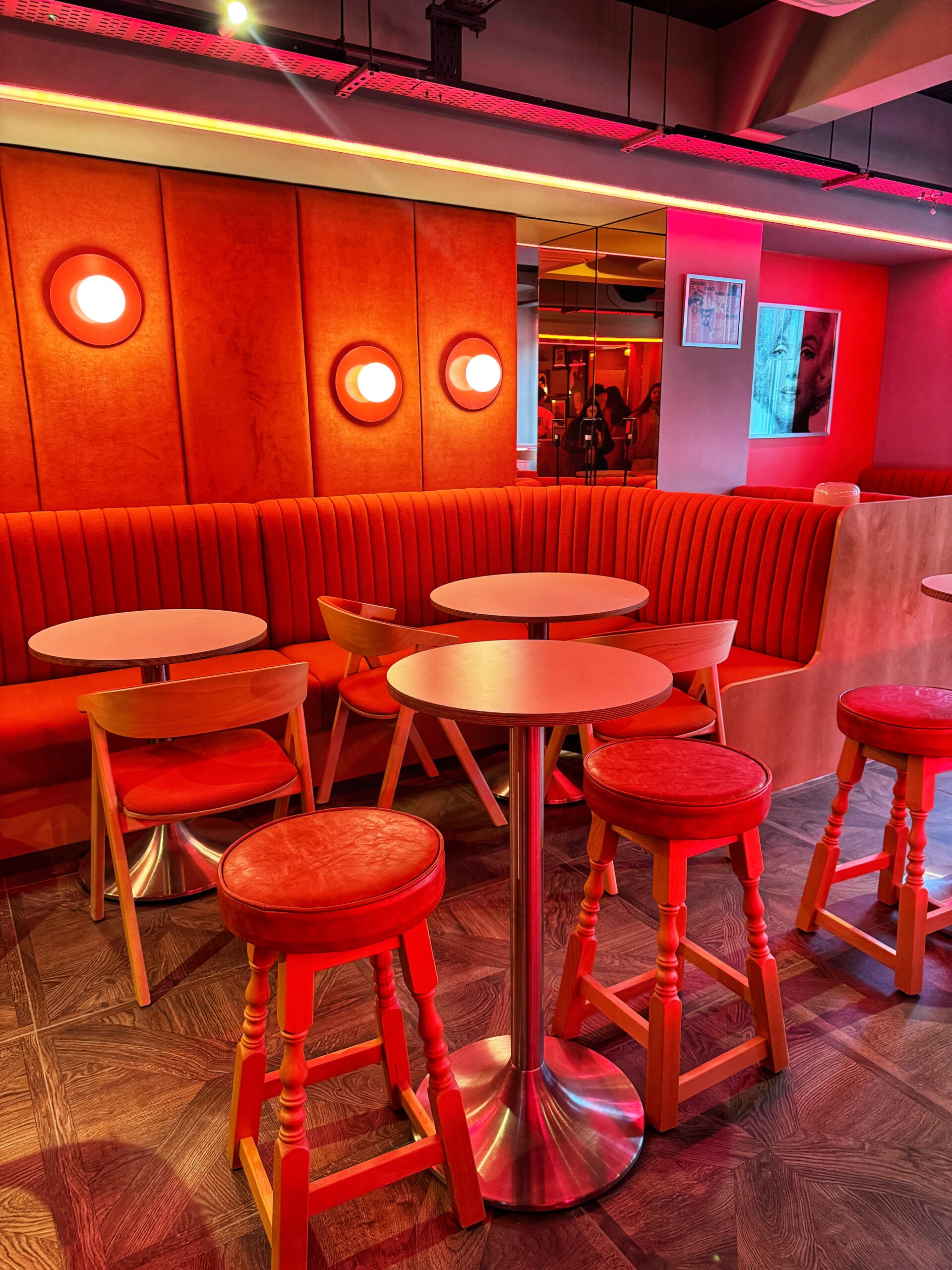 An 80s-inspired cocktail bar