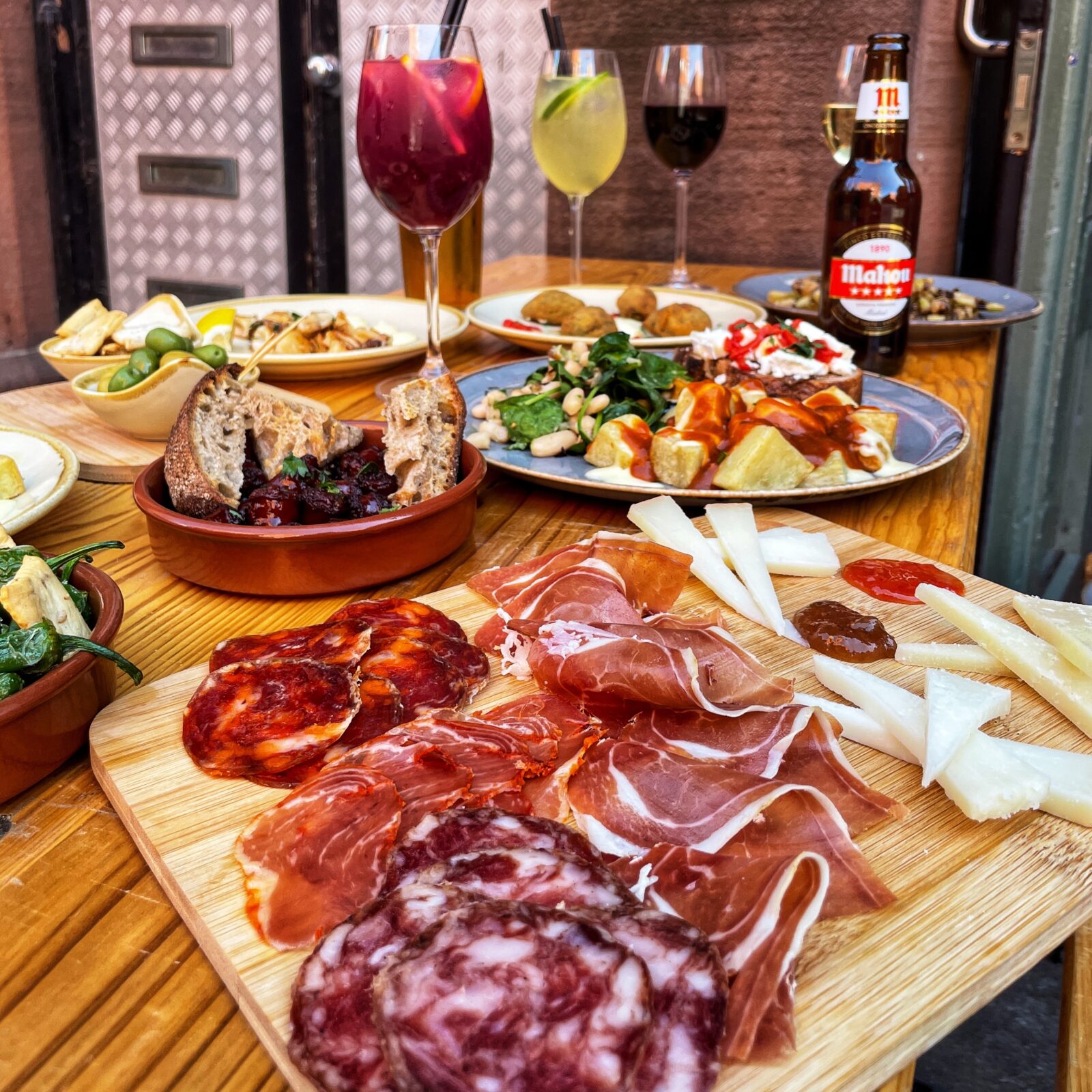 abejas tapas menu manchester