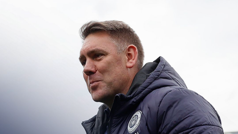 Dave Challinor signs new contract at Stockport County