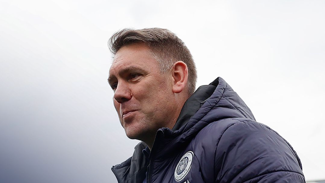 Dave Challinor signs new contract at Stockport County