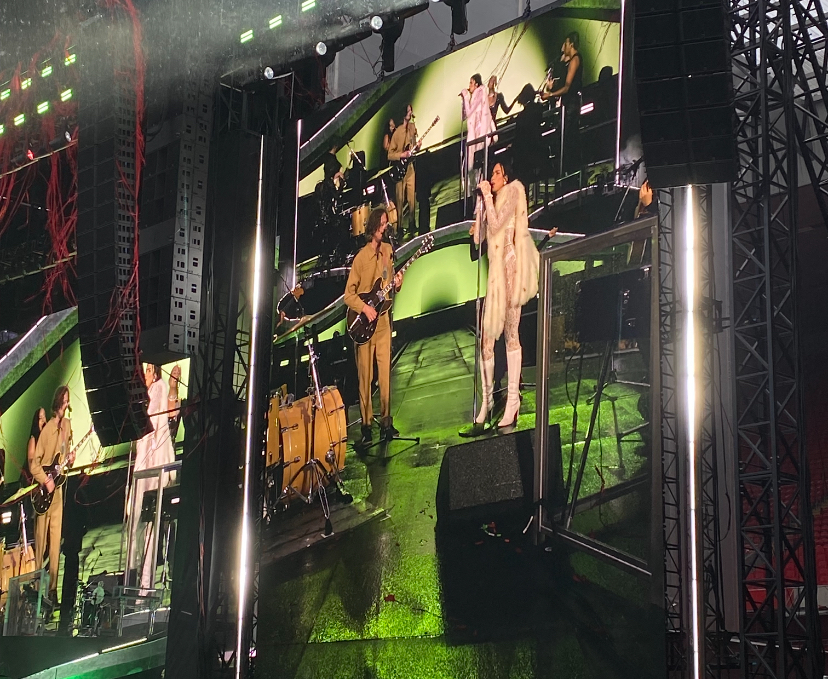 Dua Lipa and Dave McCabe (The Zutons) performing 'Valerie'.