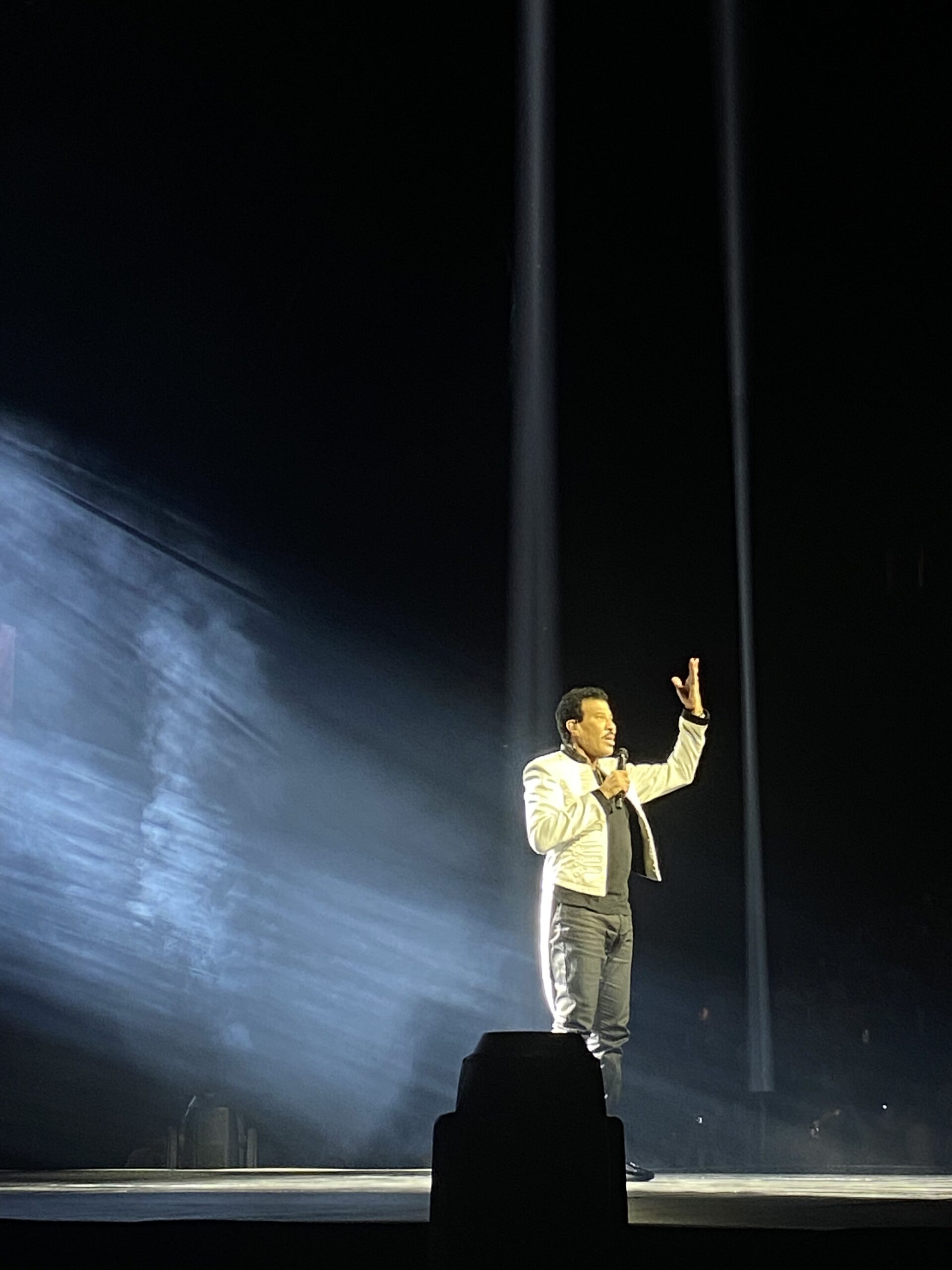 Lionel Richie at Co-op Live Manchester, left us dancing on the ceiling