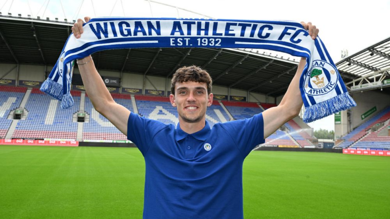new Wigan Athletic signing Dara Costelloe
