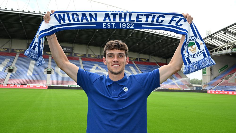 new Wigan Athletic signing Dara Costelloe