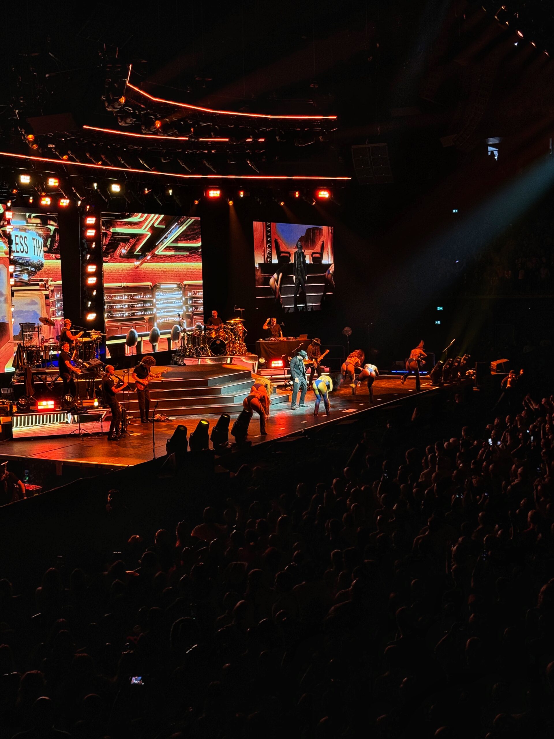 Pitbull brought the party to Manchester