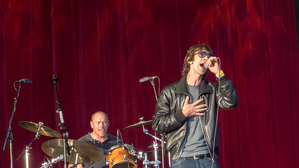 Noel Gallagher wrote Cast No Shadow about Oasis