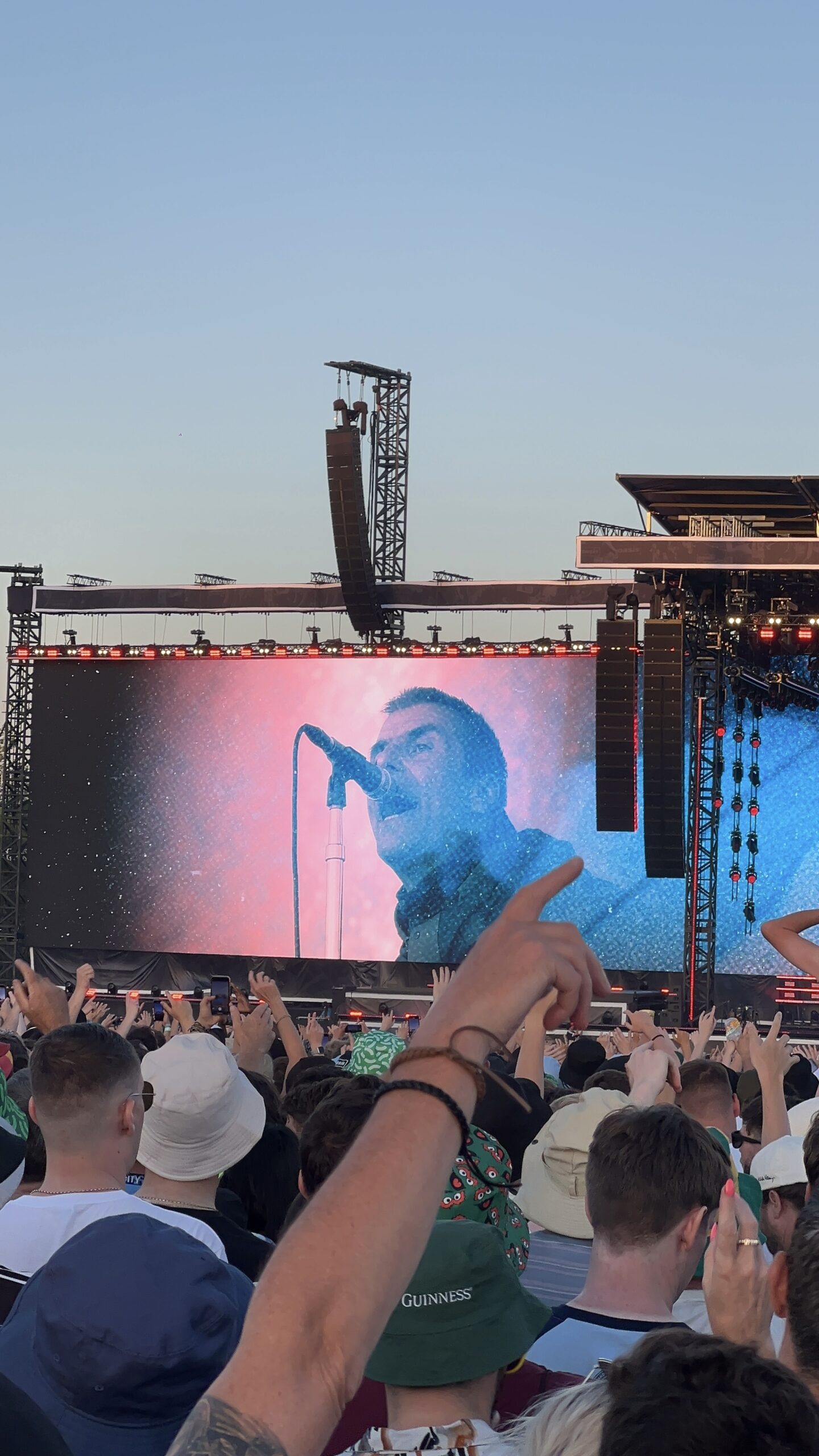 Police issue update on Oasis arrests and fence-jumpers