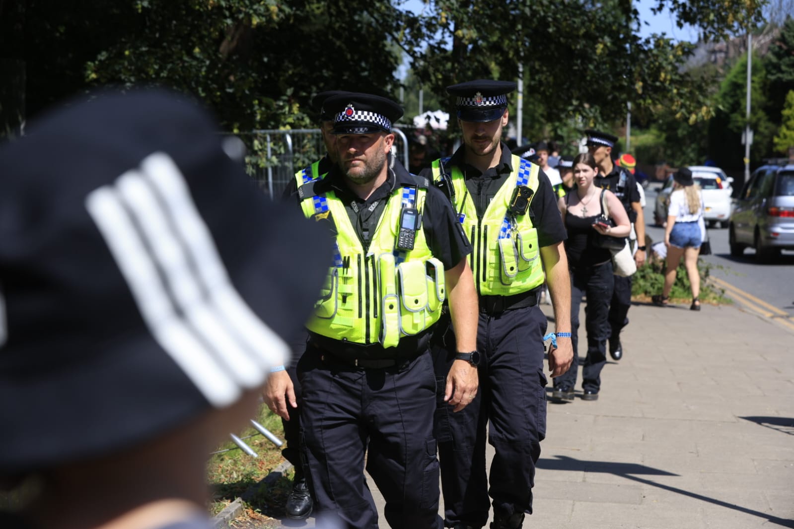 Police issue update on Oasis arrests and fence-jumpers