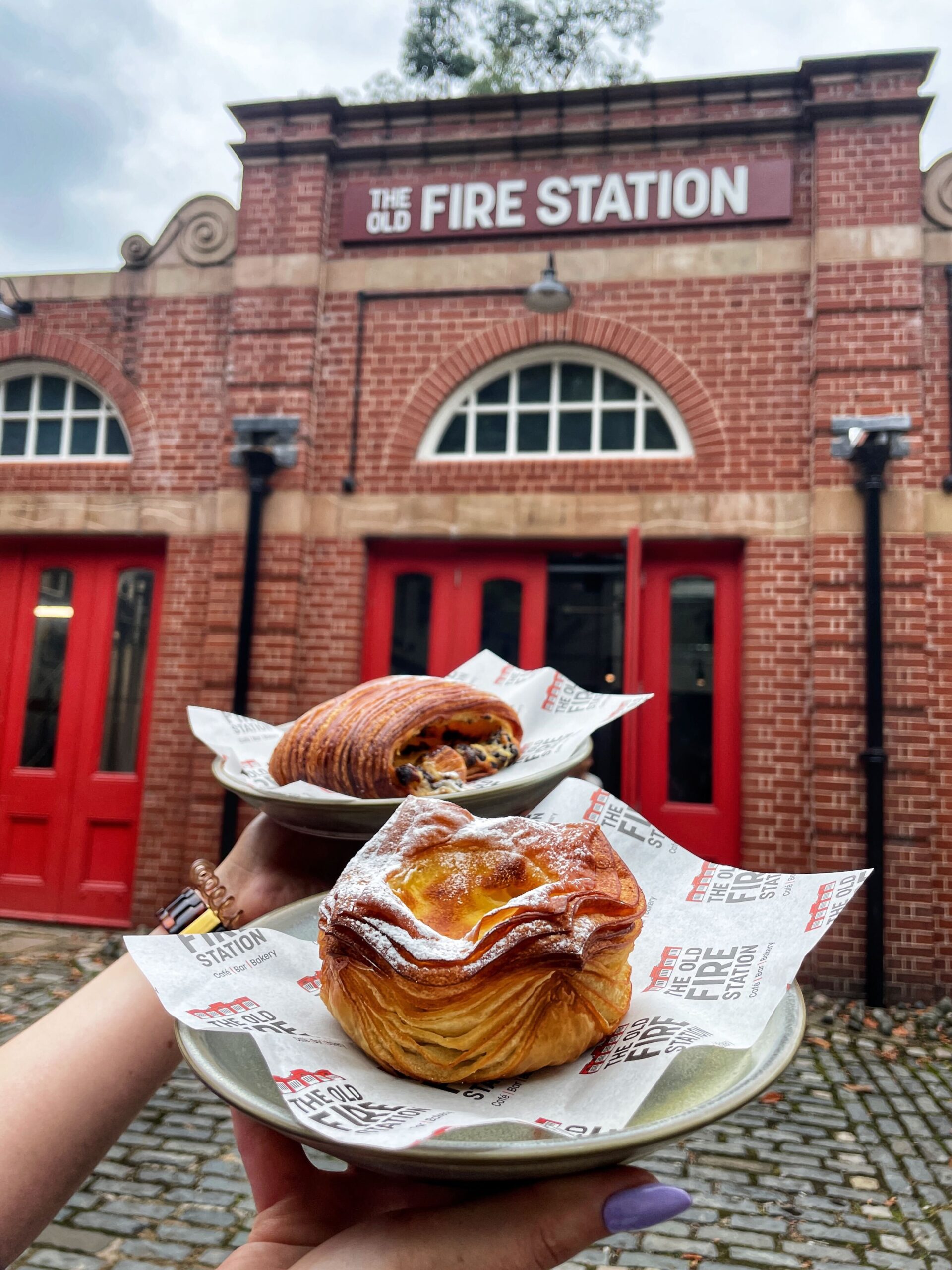 A spandaeur pastry and a pain suisse