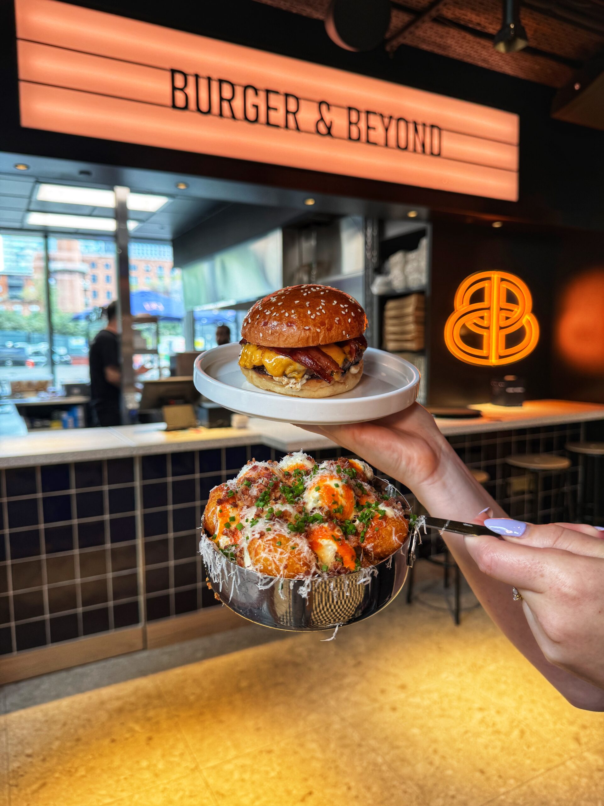 Burger & Beyond in House of Social
