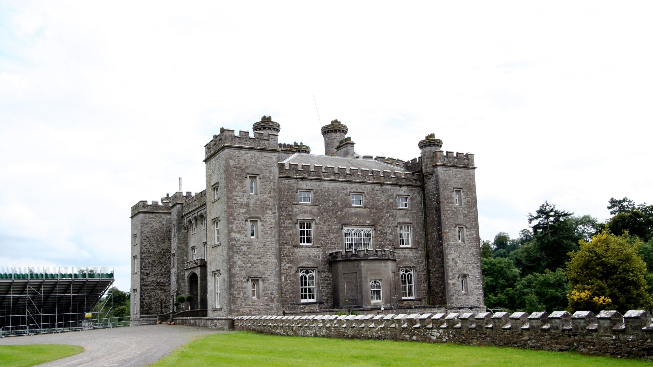 Oasis rumoured for Slane Castle outdoor gig 2026