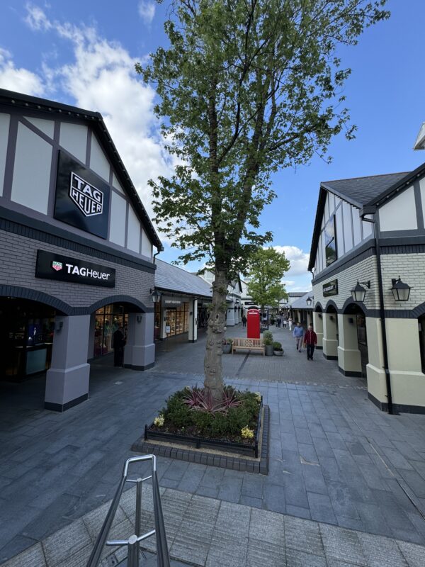 Cheshire Oaks announces exclusive student night - with free coaches to get you there