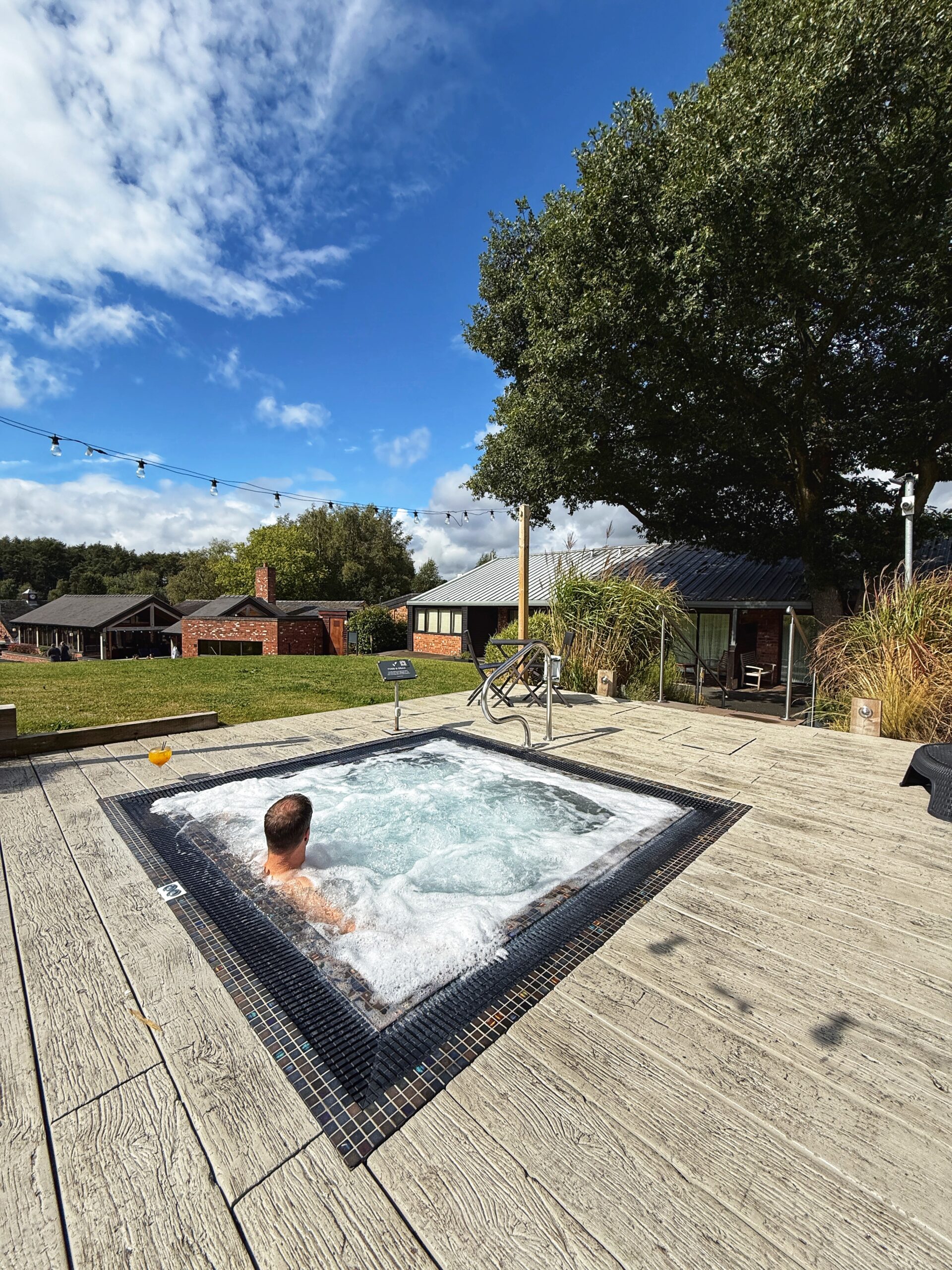 There are outdoor and indoor spa facilities