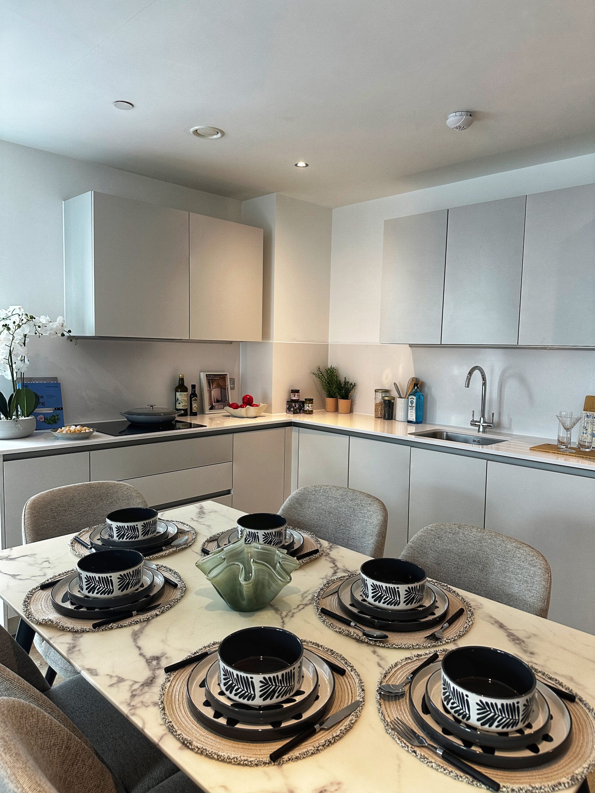Modern, fully equipped kitchens