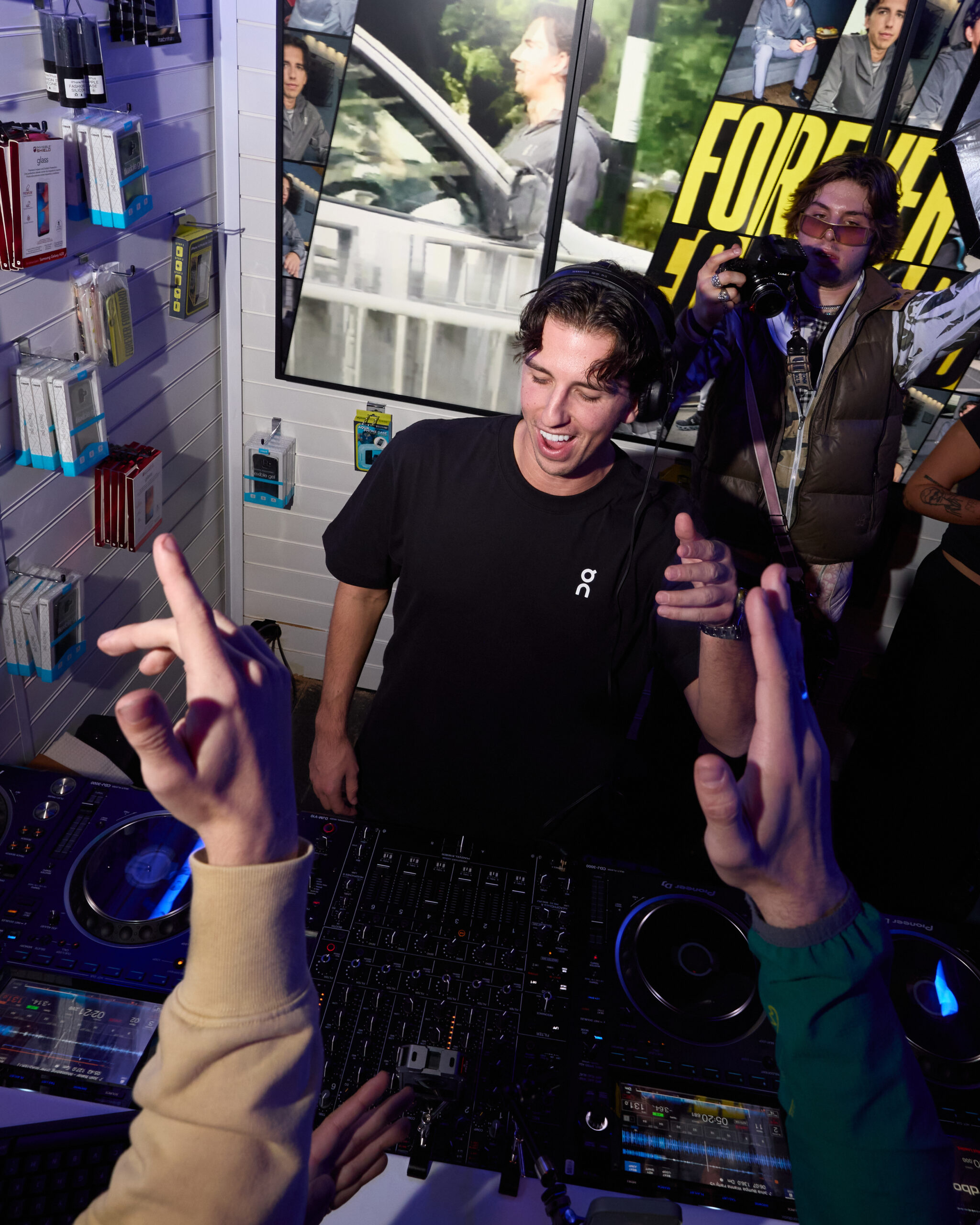 JD shuts down Northern Quarter with surprise set in a phone shop from DJ Josh Baker