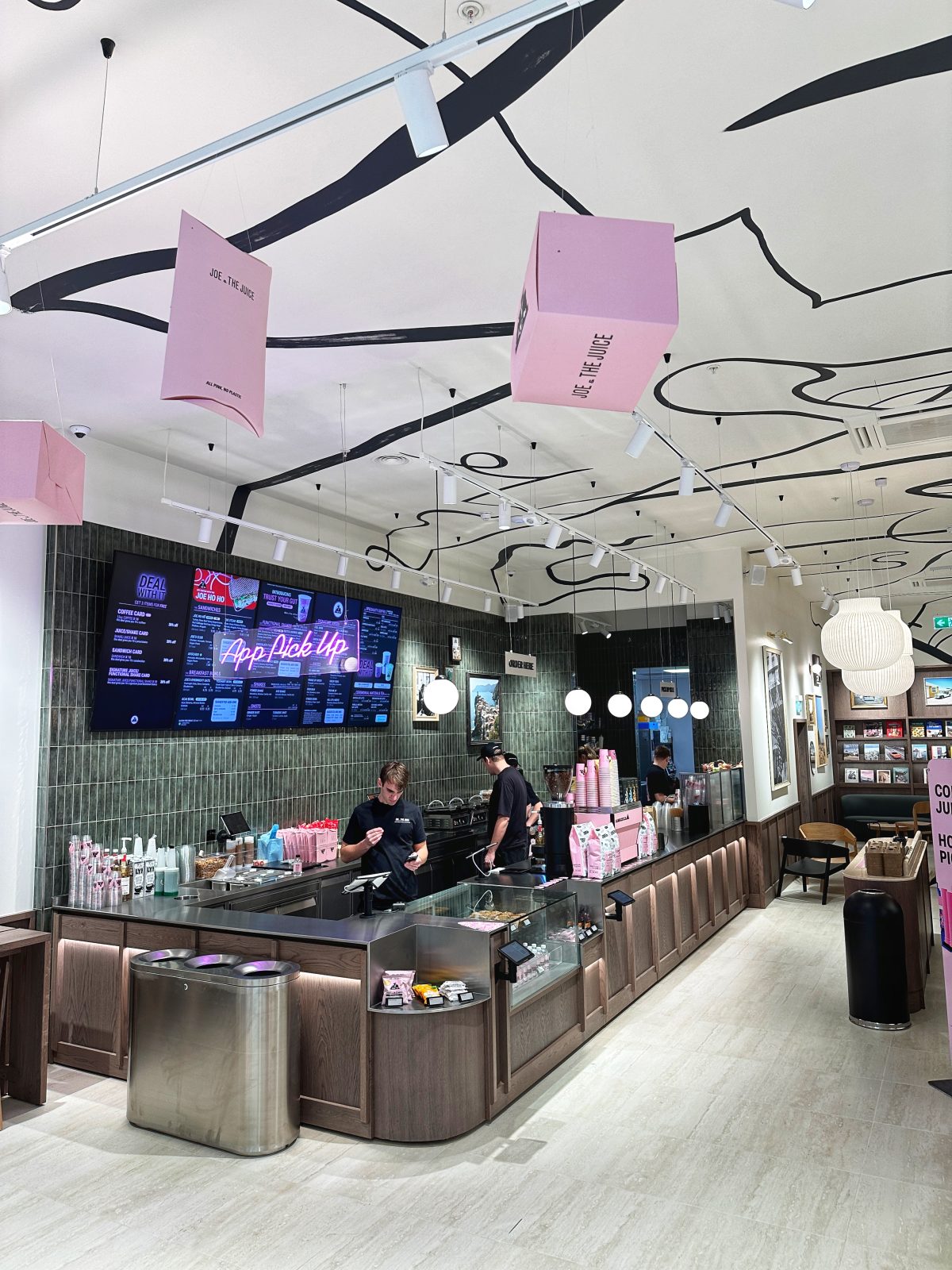 Joe & The Juice at the Trafford Centre