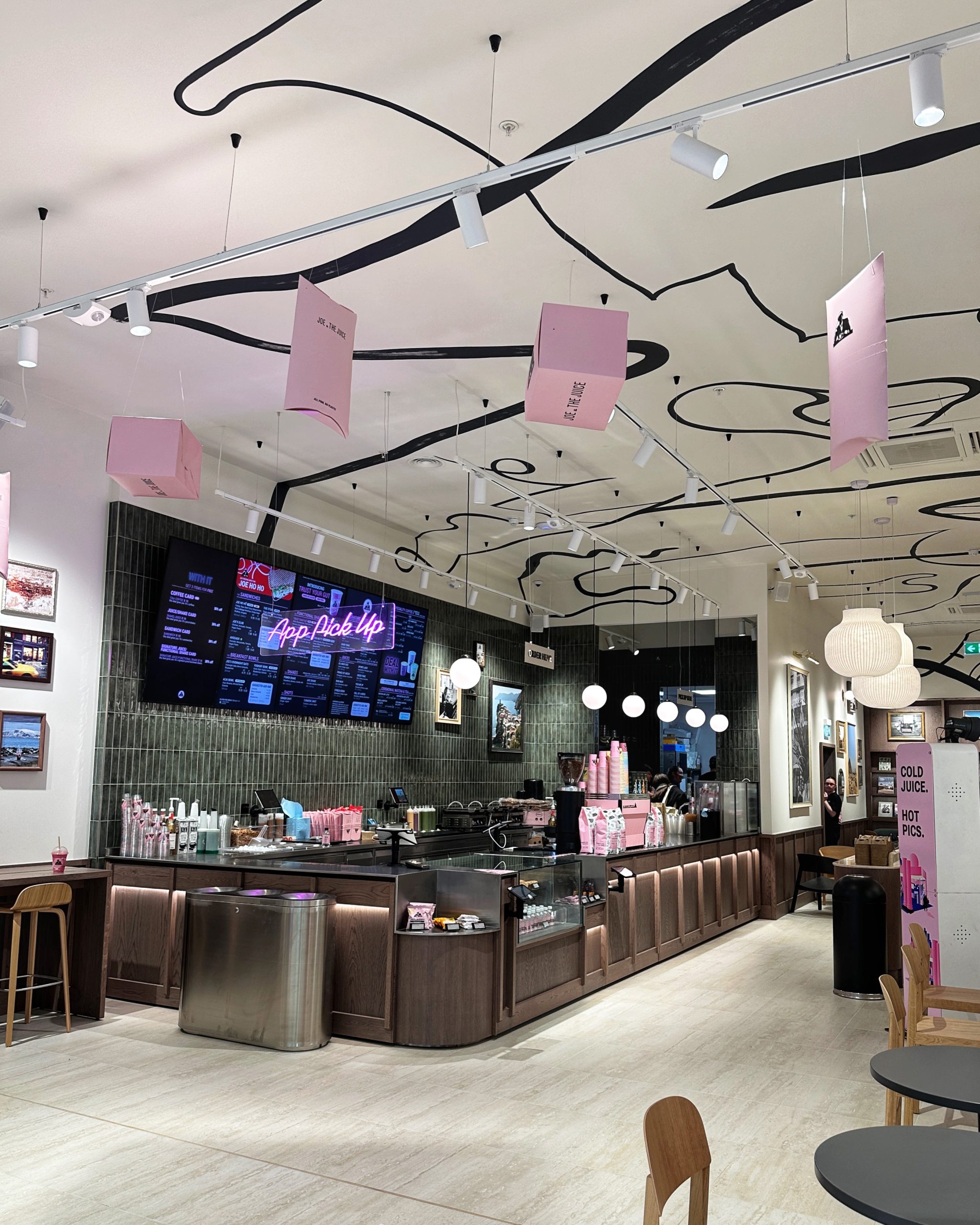 Joe & The Juice at the Trafford Centre. Credit: The Manc Group