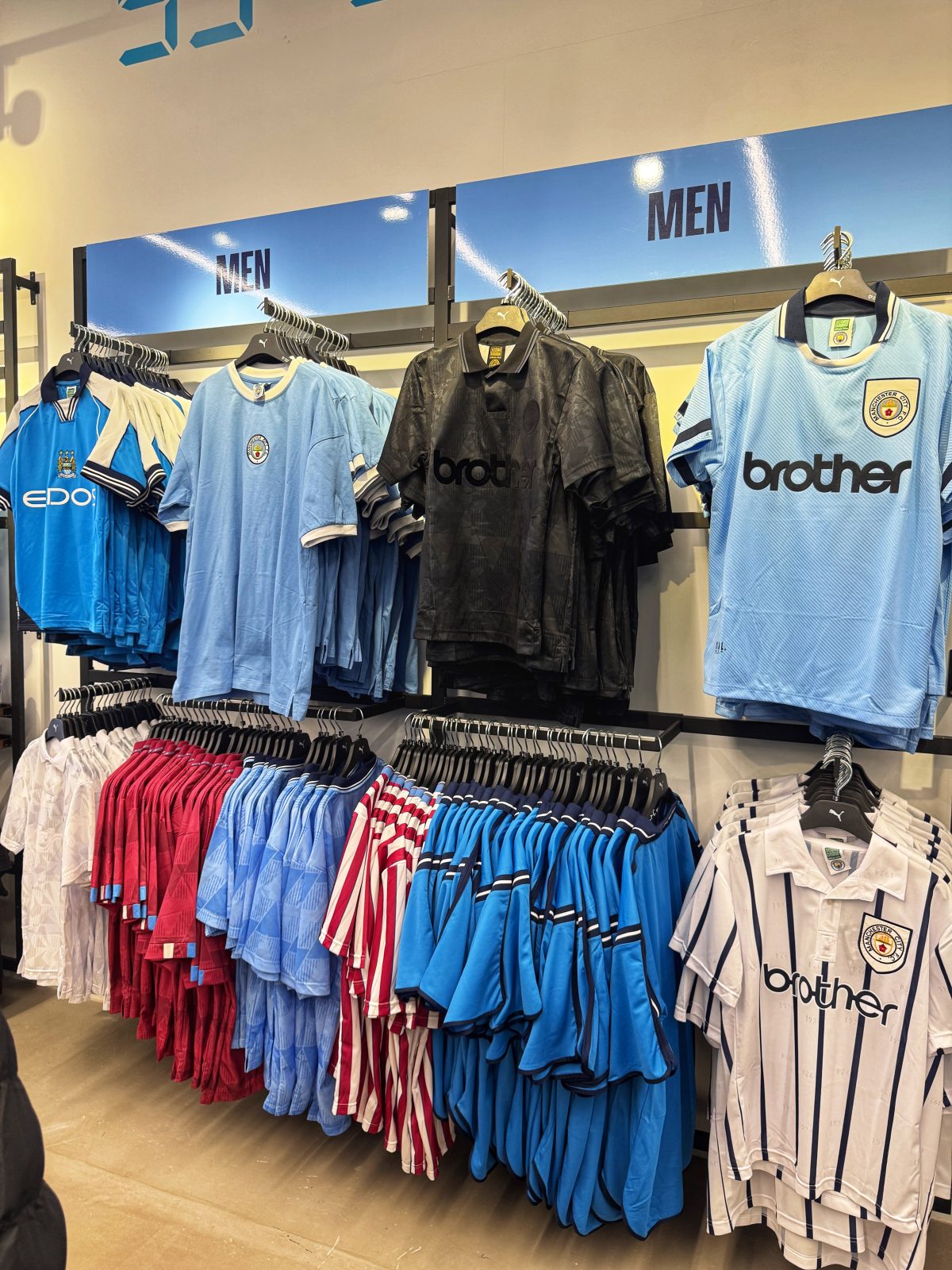 Manchester City opens brand-new store at the Trafford Centre