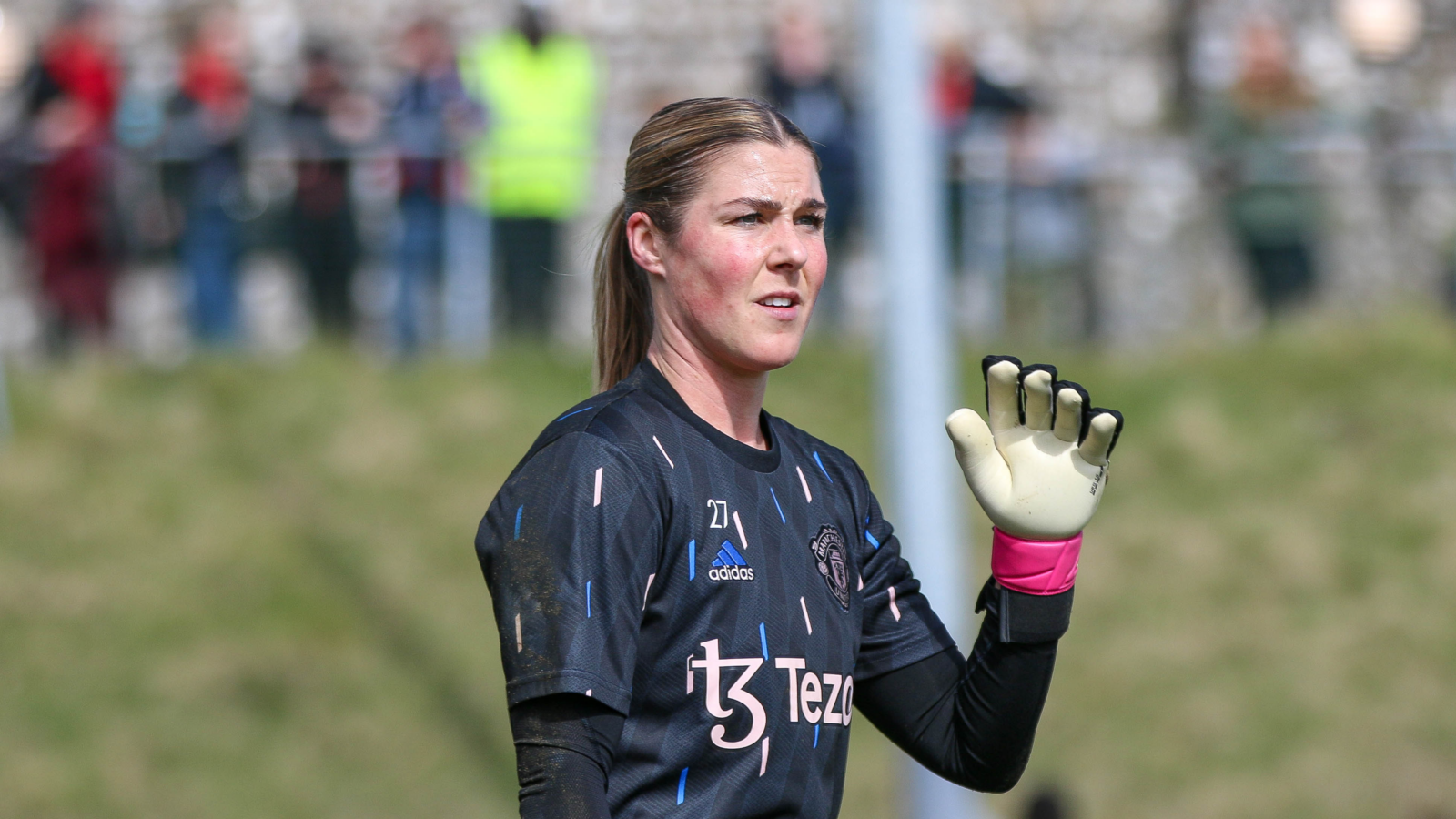 Mary Earps drama Hannah Hampton explained