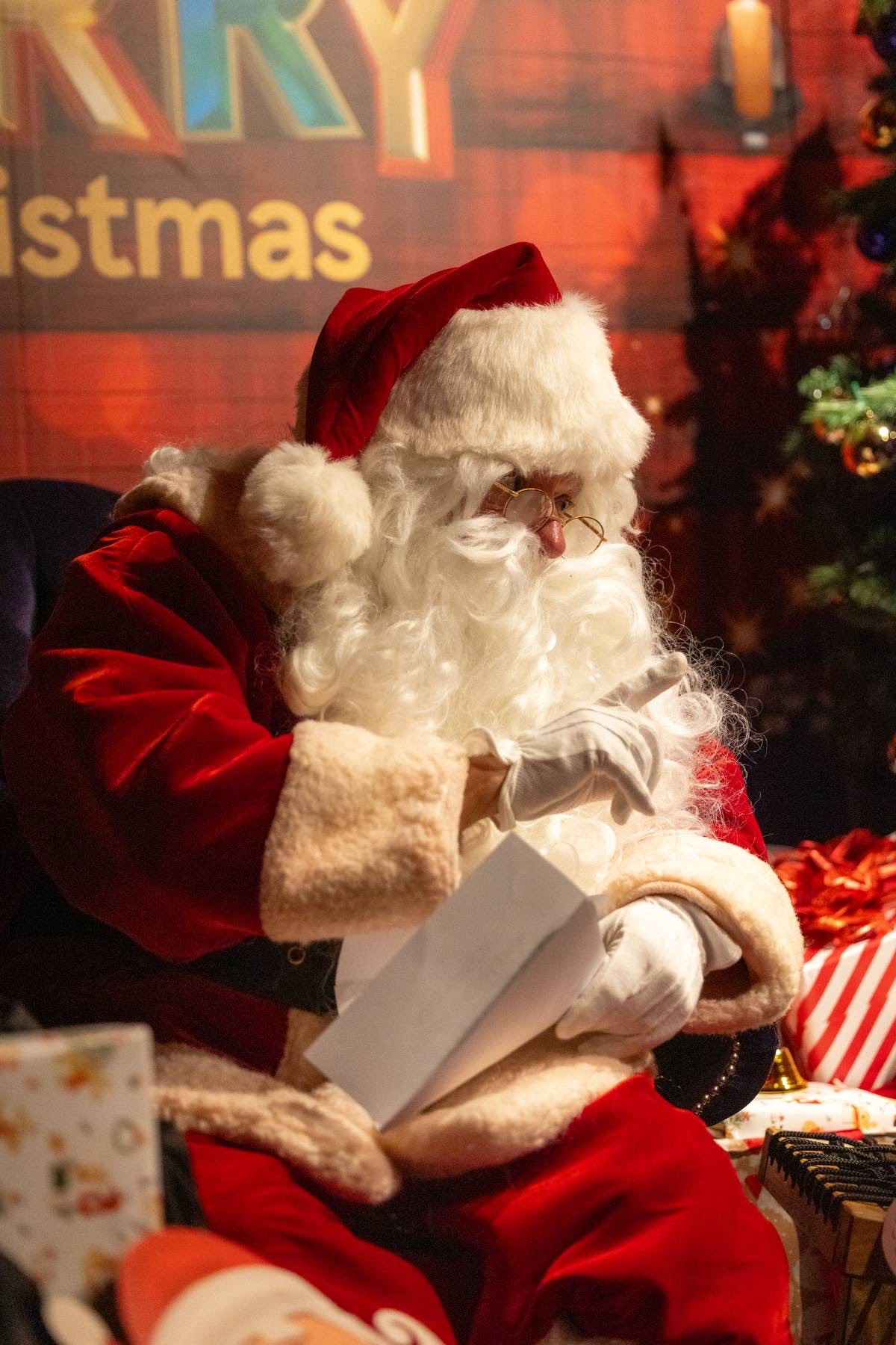 Tesco Christmas Markets are visiting major Greater Manchester locations giving out lots of FREE food / Credit: Press Shots (via Supplied) 