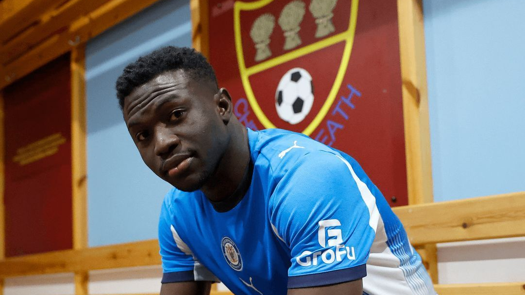 Stockport County sign new striker Adama Sidibeh