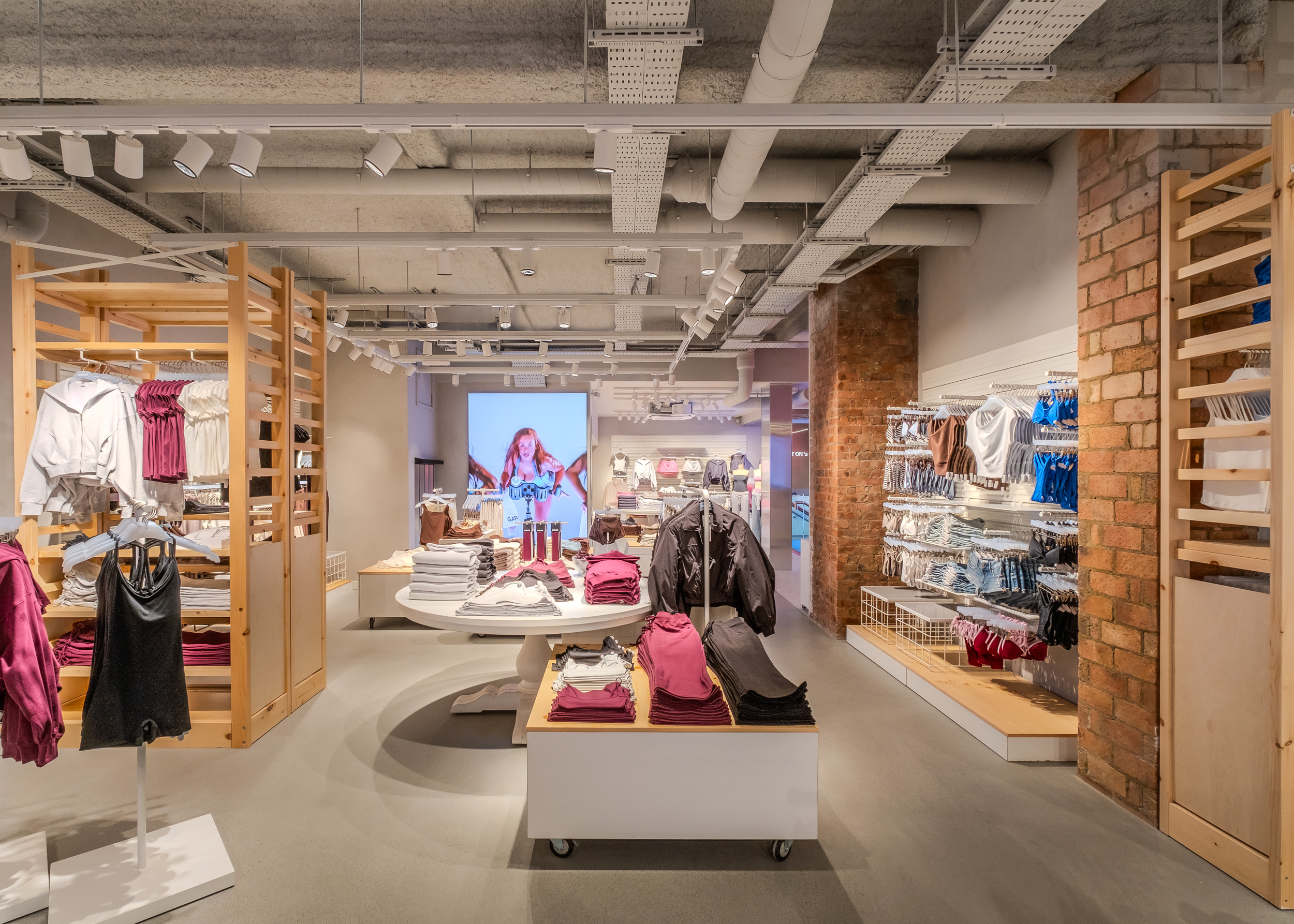 Major Canadian lifestyle brand Garage to open in Manchester Arndale AND Trafford Centre