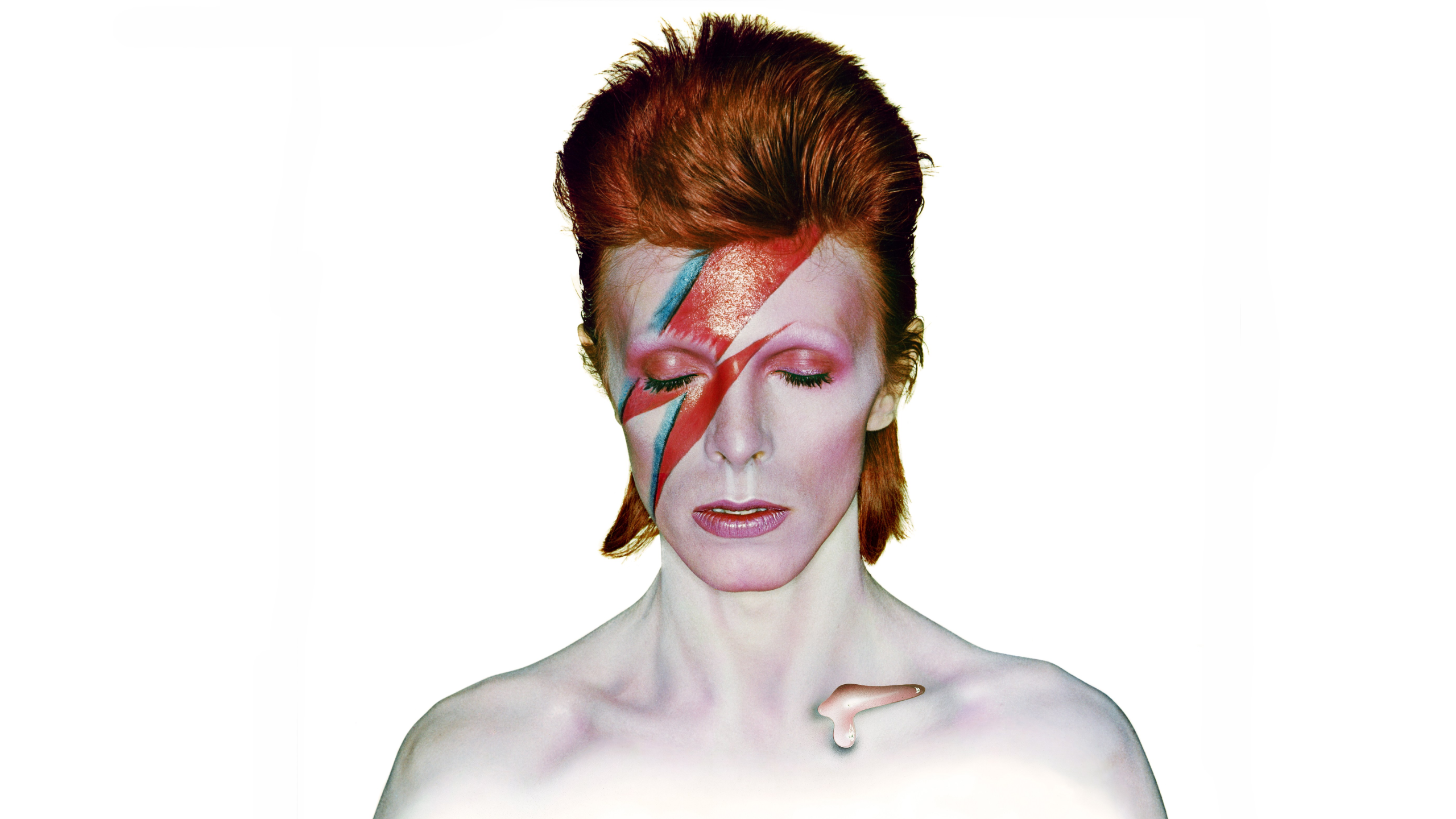 David Bowie picture after sleeping on train station platform after Stockport gig 1970