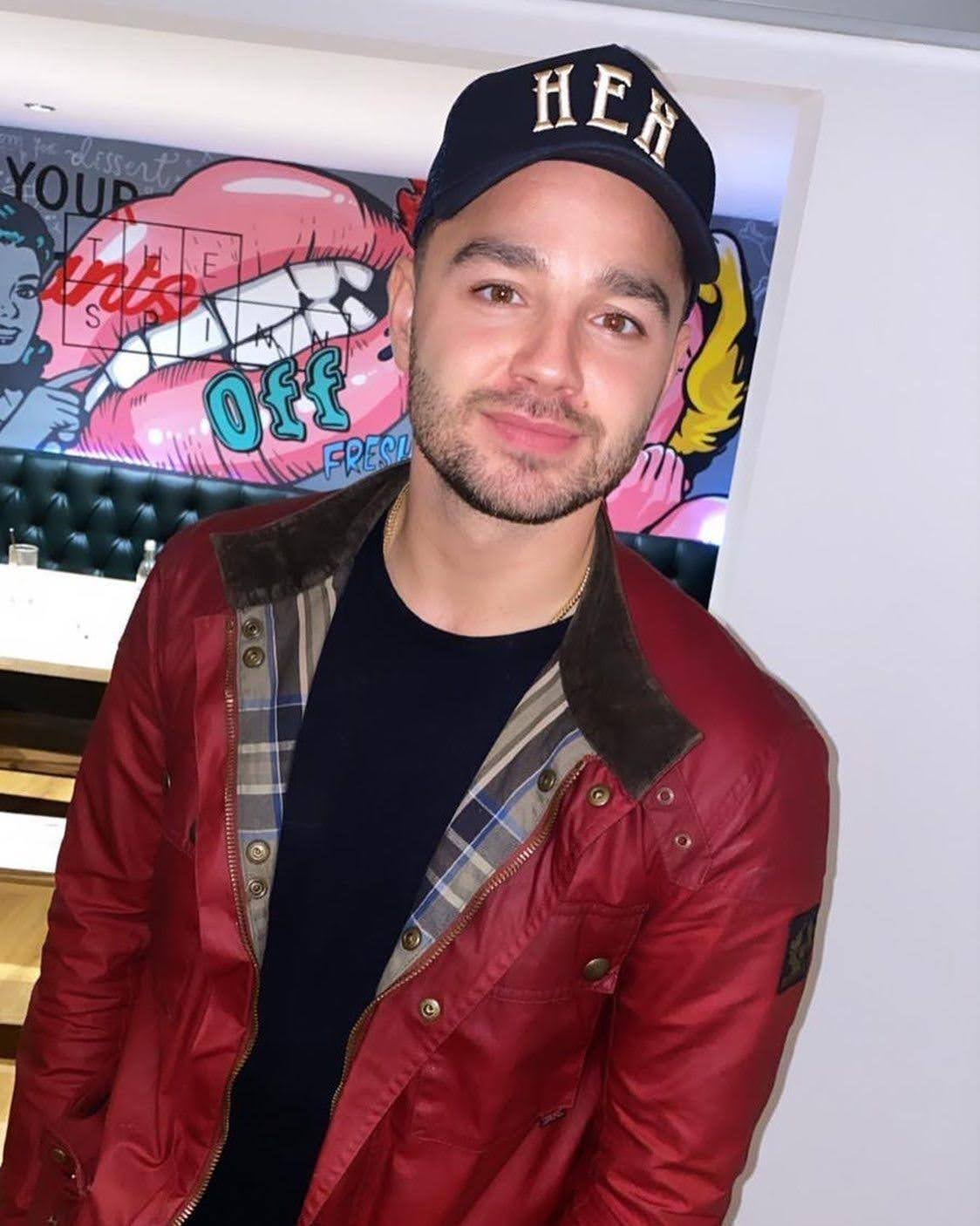celebs who wear hex mcr clothes