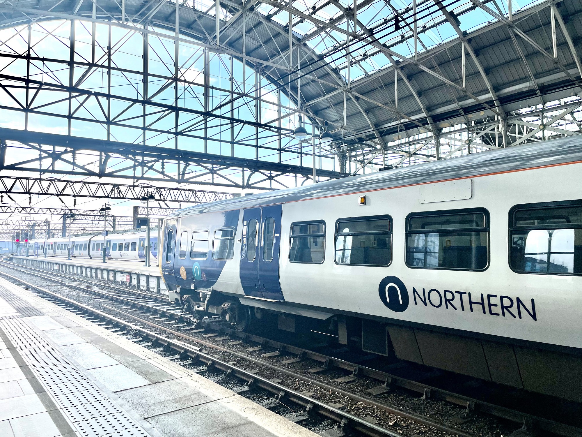 Trains from Manchester 'extremely limited' amid record heatwave
