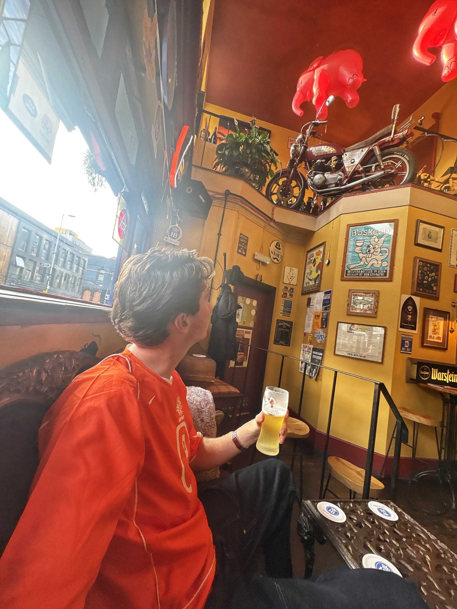 Bar Fringe is an eccentric pub specialising in European beers in Manchester